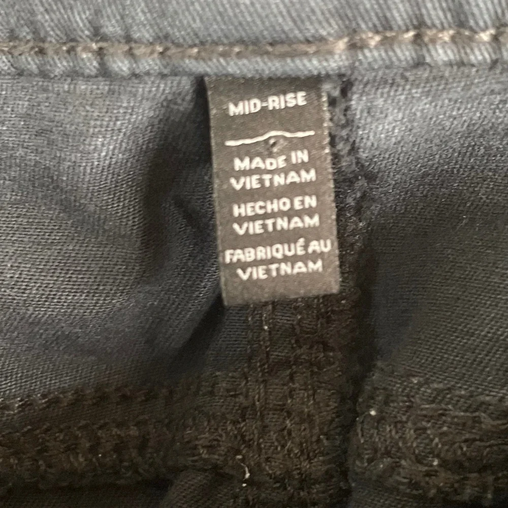 White House Black Market Pret-A-Pedi Slim Mid Rise Pants Navy  Size 6